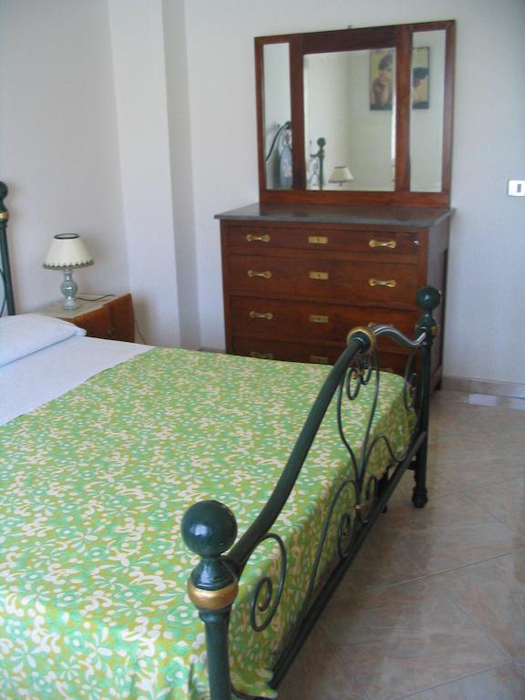 Marycarmen Apartment Alghero Phòng bức ảnh