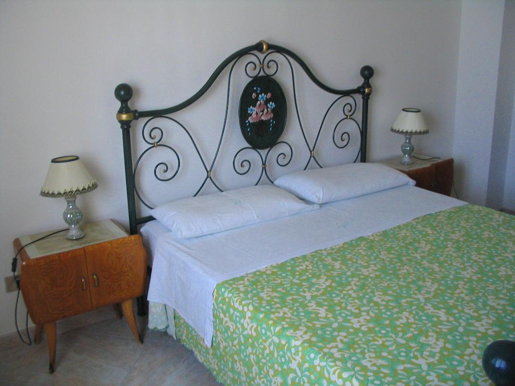 Marycarmen Apartment Alghero Phòng bức ảnh